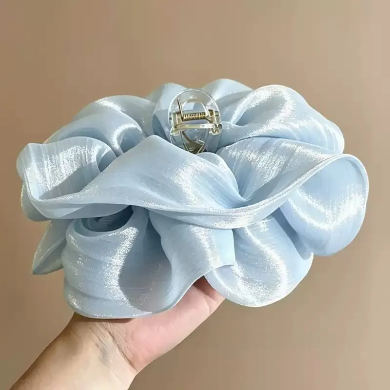 Premium Ruffle Cloud Claw Clip for Women – Fashionable Back-of-Head Shark Hair Clip, Versatile Daily Hair Accessory with Pleated Design
